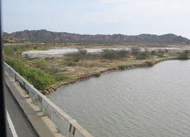 Eine weitere Bucht zwischen Tumbes und
                          Zorritos