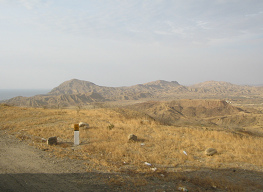 Panamericana zwischen Mancora und Piura,
                        Mondlandschaft in der Abendsonne (03)