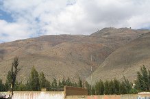 Terreno agrario, protegido por un muro
                        (01)