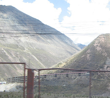 Chicla, Reihenhaus im Bau,
                                  Nahaufnahme