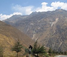 Sicht auf eine weitere Bergkette (01)