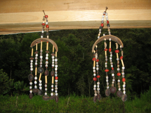 Traumf�nger aus Samen und einem St�ck runder
                Schale, mit Blitz