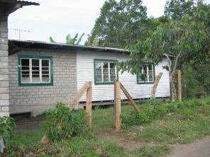 Das Haus vor der Kreuzung 01