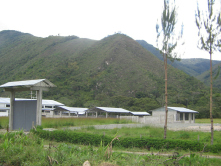 Das Fabrikgel�nde am Weganfang