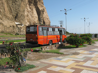 St. Martinsallee, �ffentlicher Bus in
                    Orangerot