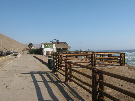 Der Spazierweg und das Restaurant zur
                              Passionsfrucht ("restaurante
                              Maracuy�")